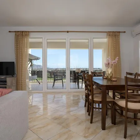 Altamira I 8 Guests With Veranda And Valley Views * ザキントス